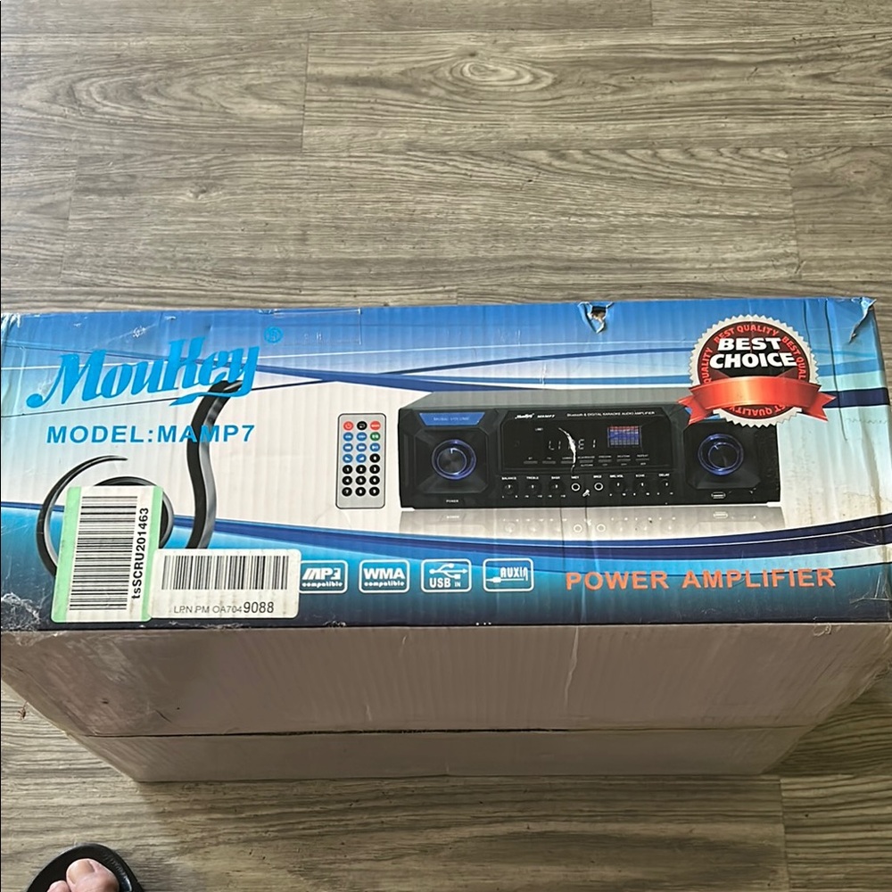 Black Power Amplifier with Remote